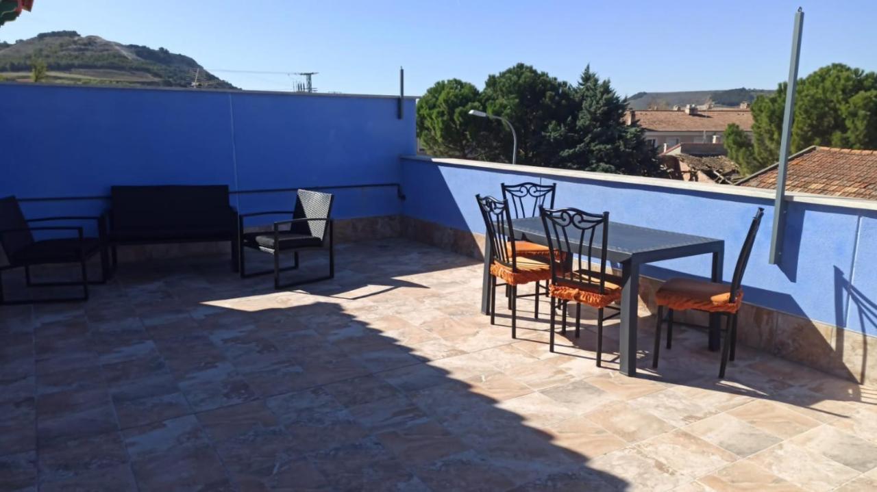 Apartamentos Turisticos Las 3 Golondrinas Penafiel Ngoại thất bức ảnh