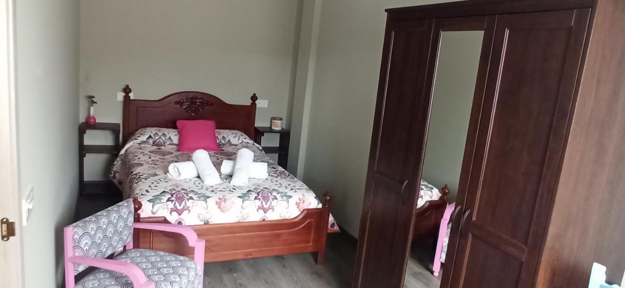 Apartamentos Turisticos Las 3 Golondrinas Penafiel Ngoại thất bức ảnh